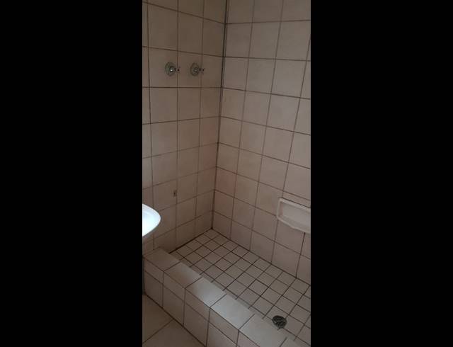 2 BEDROOM FLAT FOR SALE IN VEREENIGING CENTRAL